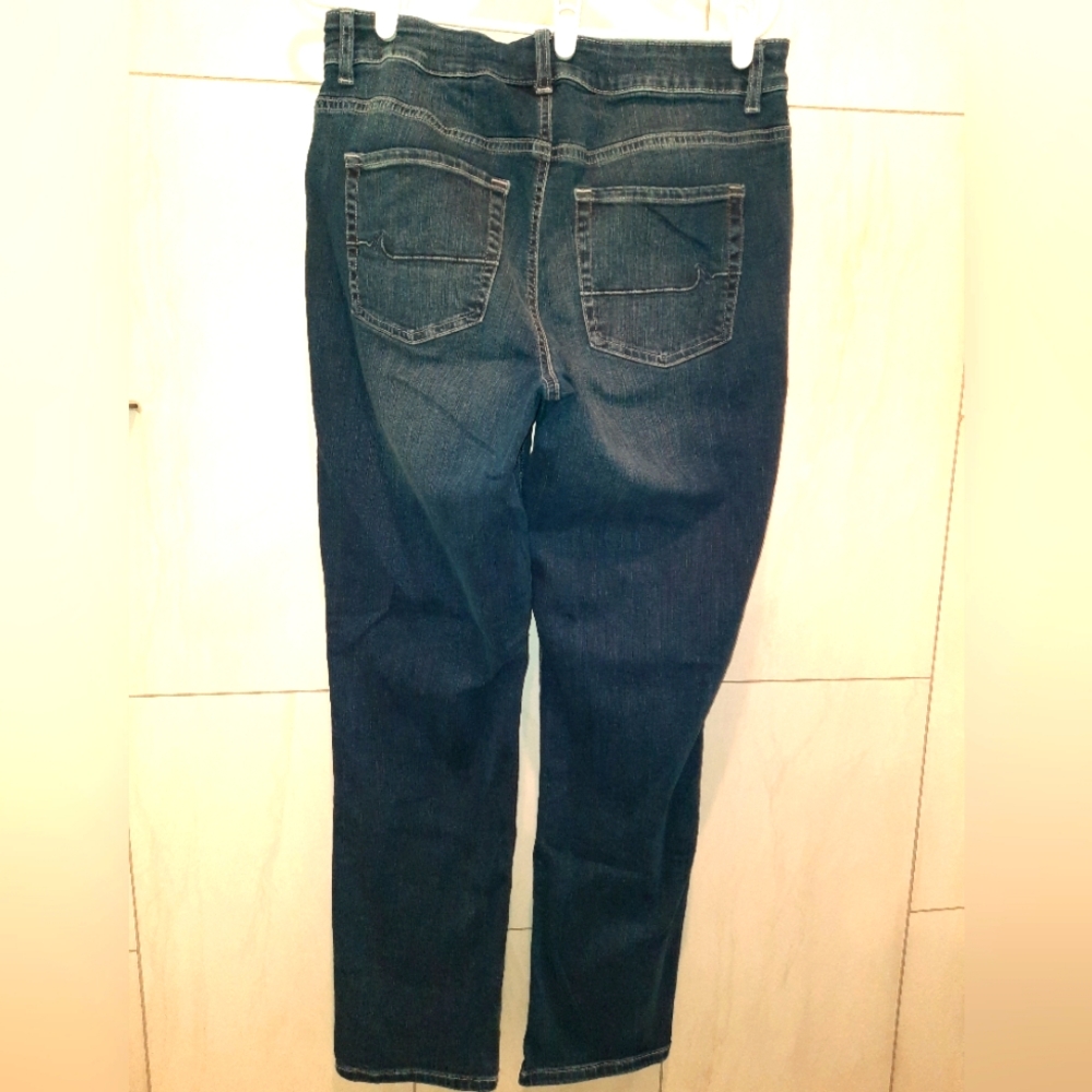 Maurices High-rise Curvy Women’s Jeans Size 14W Long excellent used condition